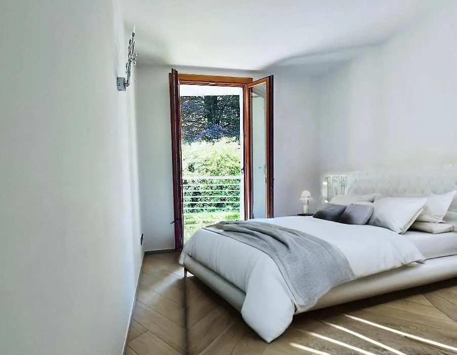 Villa Overlooking Lake Maggiore With 3 Suites Ranco 0*,  Italie