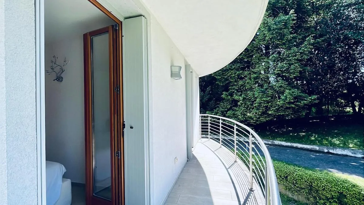 Villa Overlooking Lake Maggiore With 3 Suites Ranco
