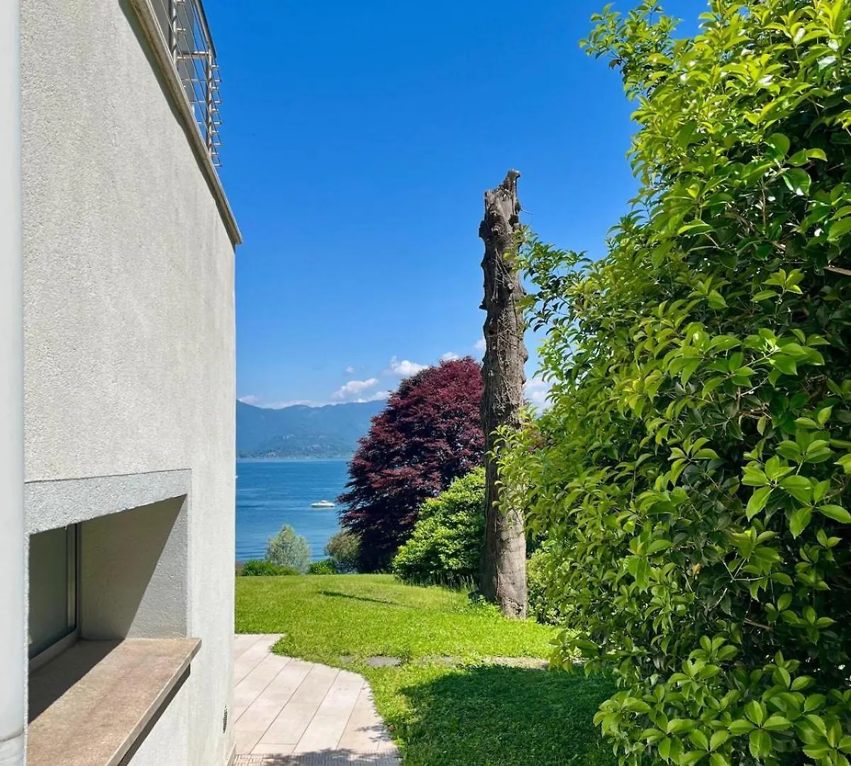 Villa Overlooking Lake Maggiore With 3 Suites Ranco