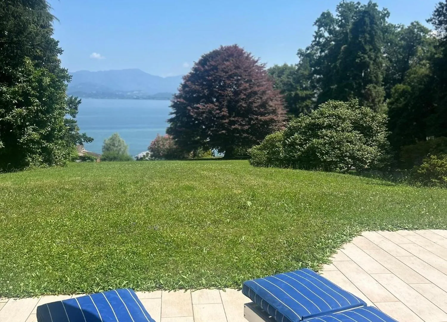 Villa Overlooking Lake Maggiore With 3 Suites Ranco 0*,  Italie